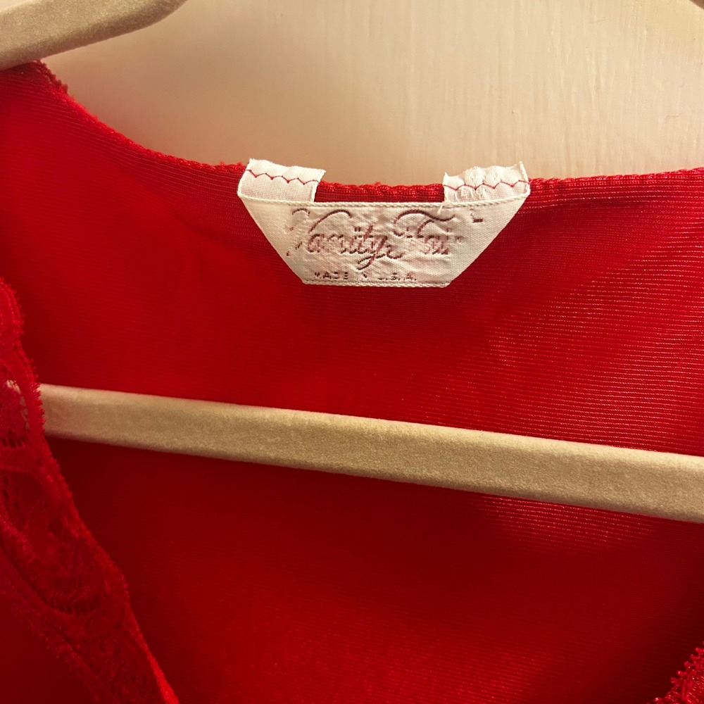 Vintage Vanity Fair Red Nylon Button Front Robe Nightgown Lace Trim‎ L - Picture 10 of 13
